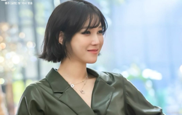 Lee Ji Ah macht mit ihrem Comeback in 'The Penthouse 2' auf sich aufmerksam