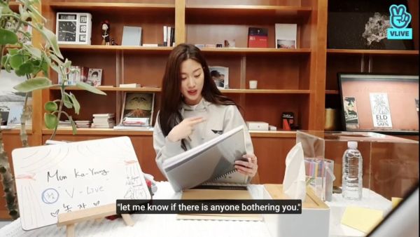 Moon Ga Young wird emotional, als er Hwang In Yeop und ASTRO Cha Eunwoo liest