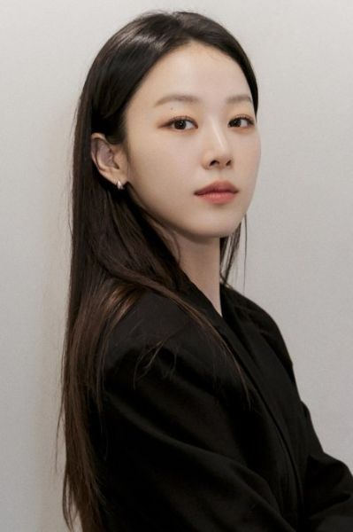 Lee Joo Myung spricht über „Twenty Five, Twenty One“-Gerüchte, was sie an ihrer Figur liebt und mehr