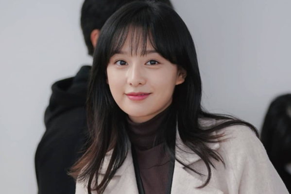 Kim Ji Won überlegt sich ein neues K-Drama Projekt