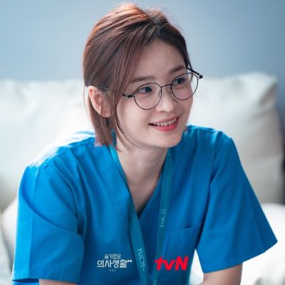 Jeon Mi Do und ihre Co-Stars aus 'Hospital Playlist'