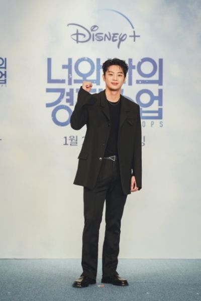 Lee Shin Young Lobt für seine Leistung in 'Rookie Cops'