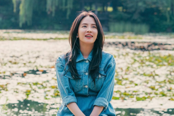 Song Ji Hyo gibt Hinweise auf die 2. Staffel von 'The Witch's Diner'