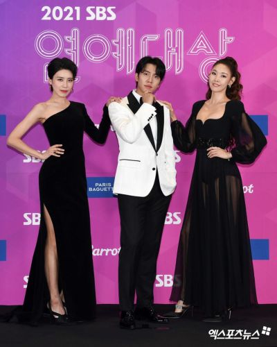 2021 SBS Entertainment Awards Gewinner: Lee Seung Gi, Shin Dong Yup, Running Man und My Little Old Boy