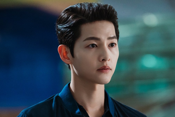 Der Mann hinter Song Joong Ki's Charakter in 'Descendants of the Sun'