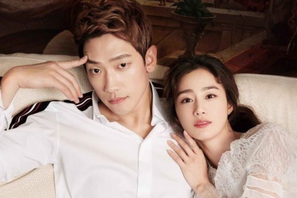 Rain und Kwon Sang Woo stellen ihr glückliches Eheleben und ihre schönen Frauen zur Schau