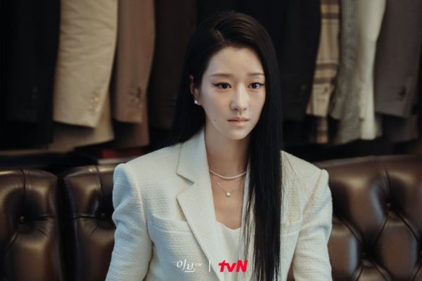 Eve Episode 13: Park Byung Eun überrascht von Seo Ye Ji's Entdeckung